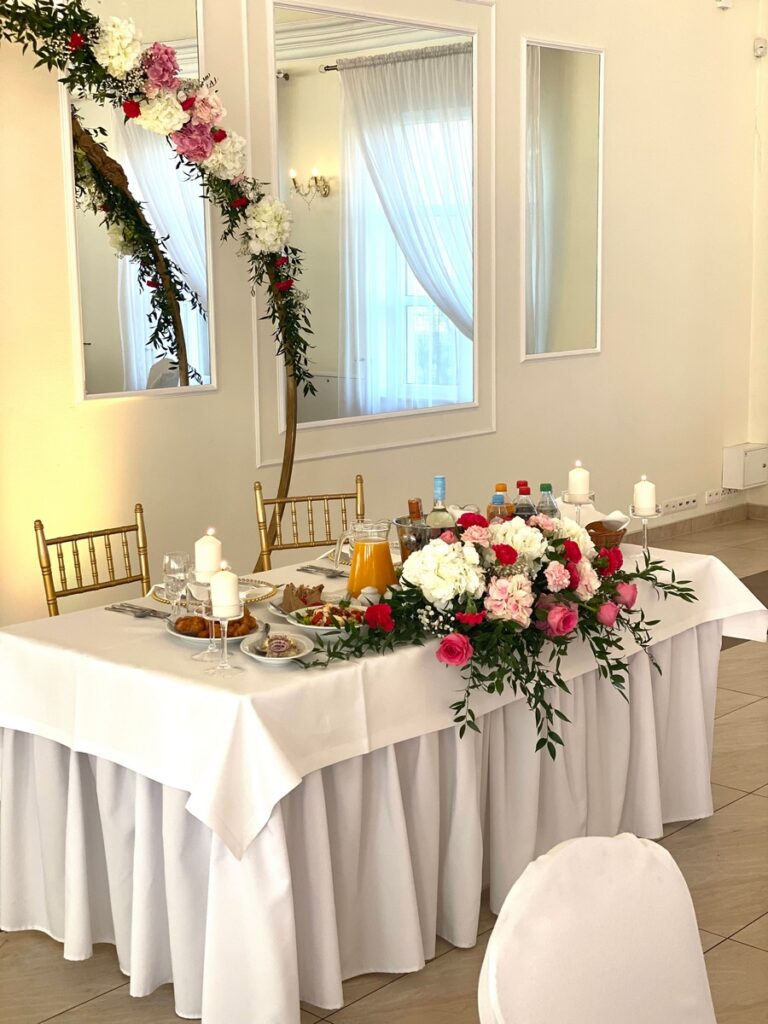 Pałac Wola Ducka Sala wewnątrz