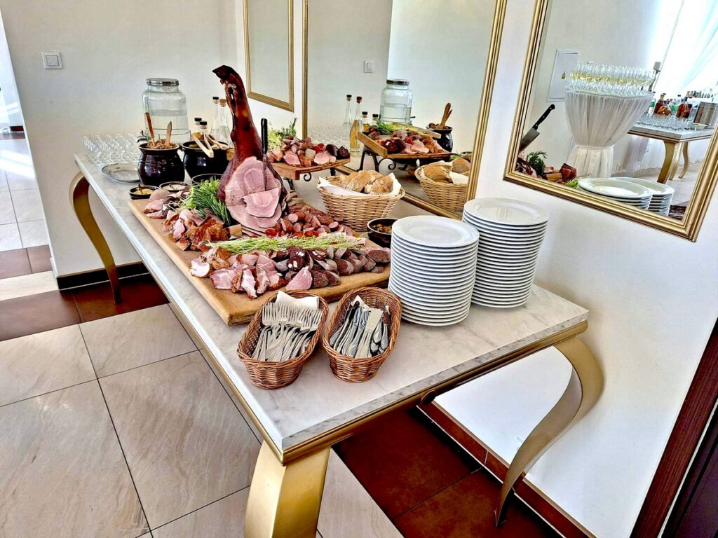 Pałac Wola Ducka Sala wewnątrz